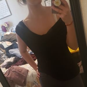 Black off shoulder top 🌻